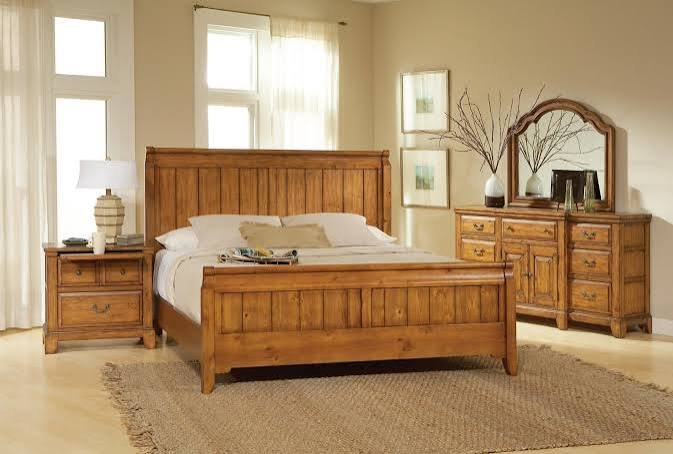 Broyhill Attic Heirlooms Knotty Pine Dresser
